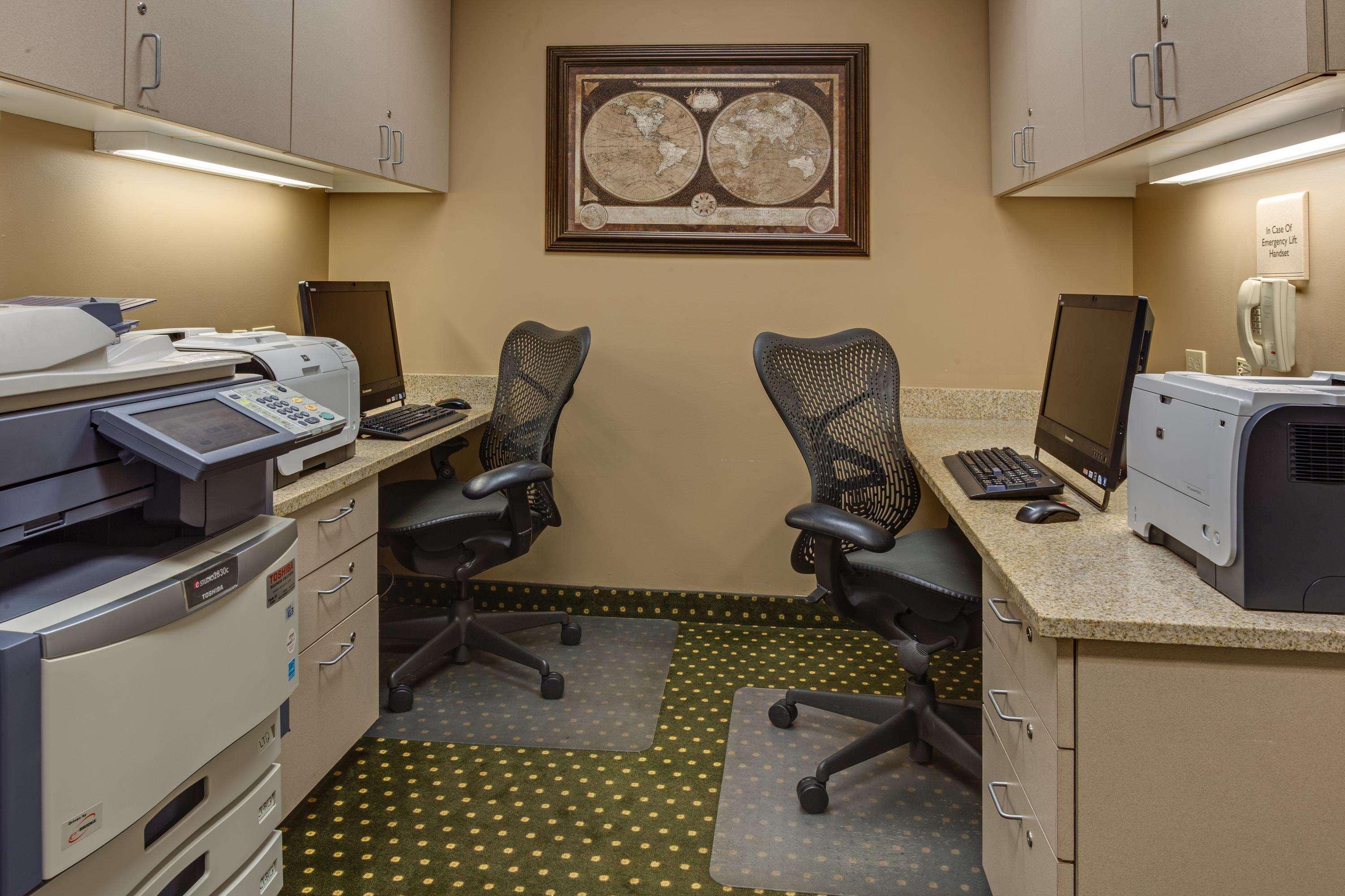 Hilton Garden Inn Cleveland Airport Fairview Park Екстериор снимка
