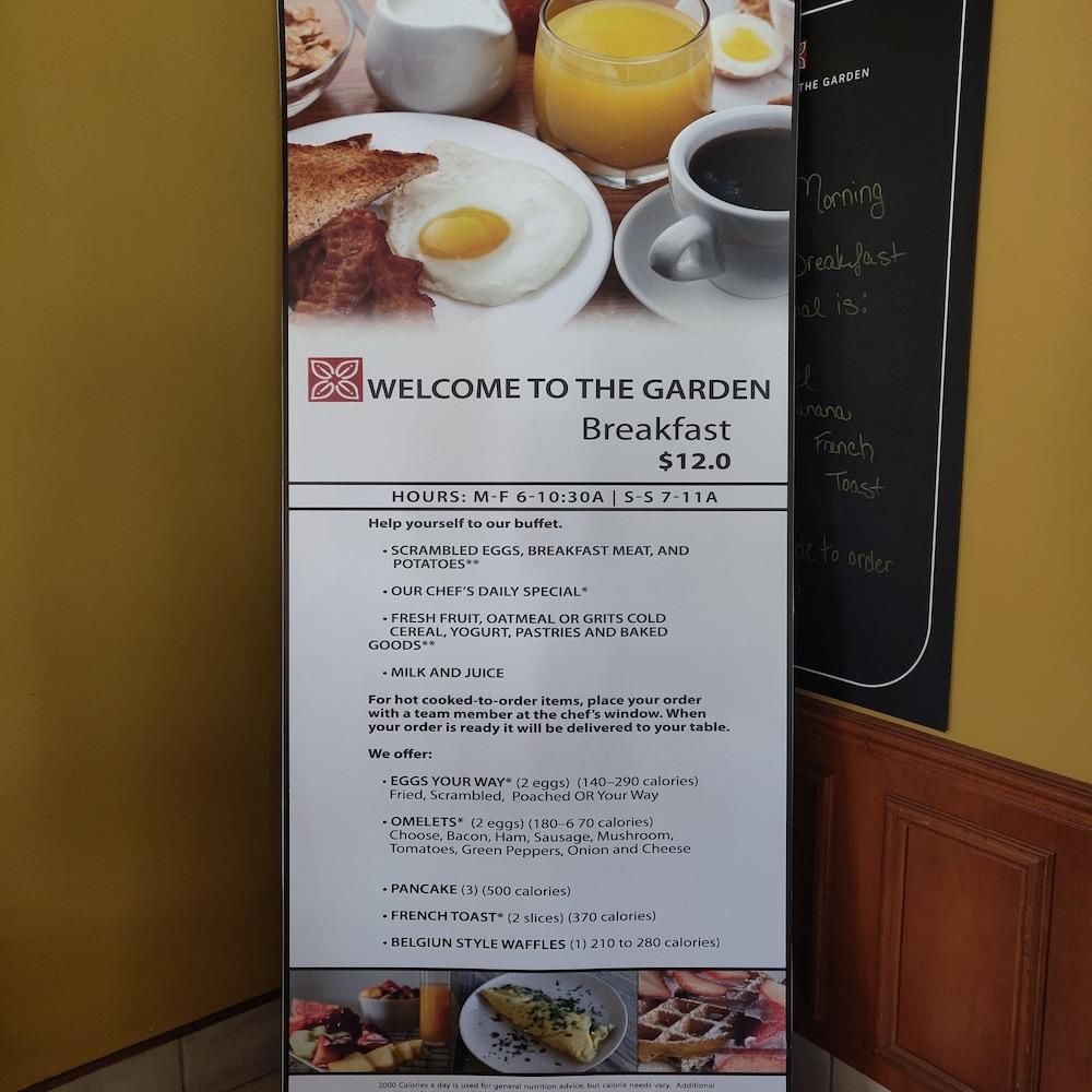 Hilton Garden Inn Cleveland Airport Fairview Park Екстериор снимка