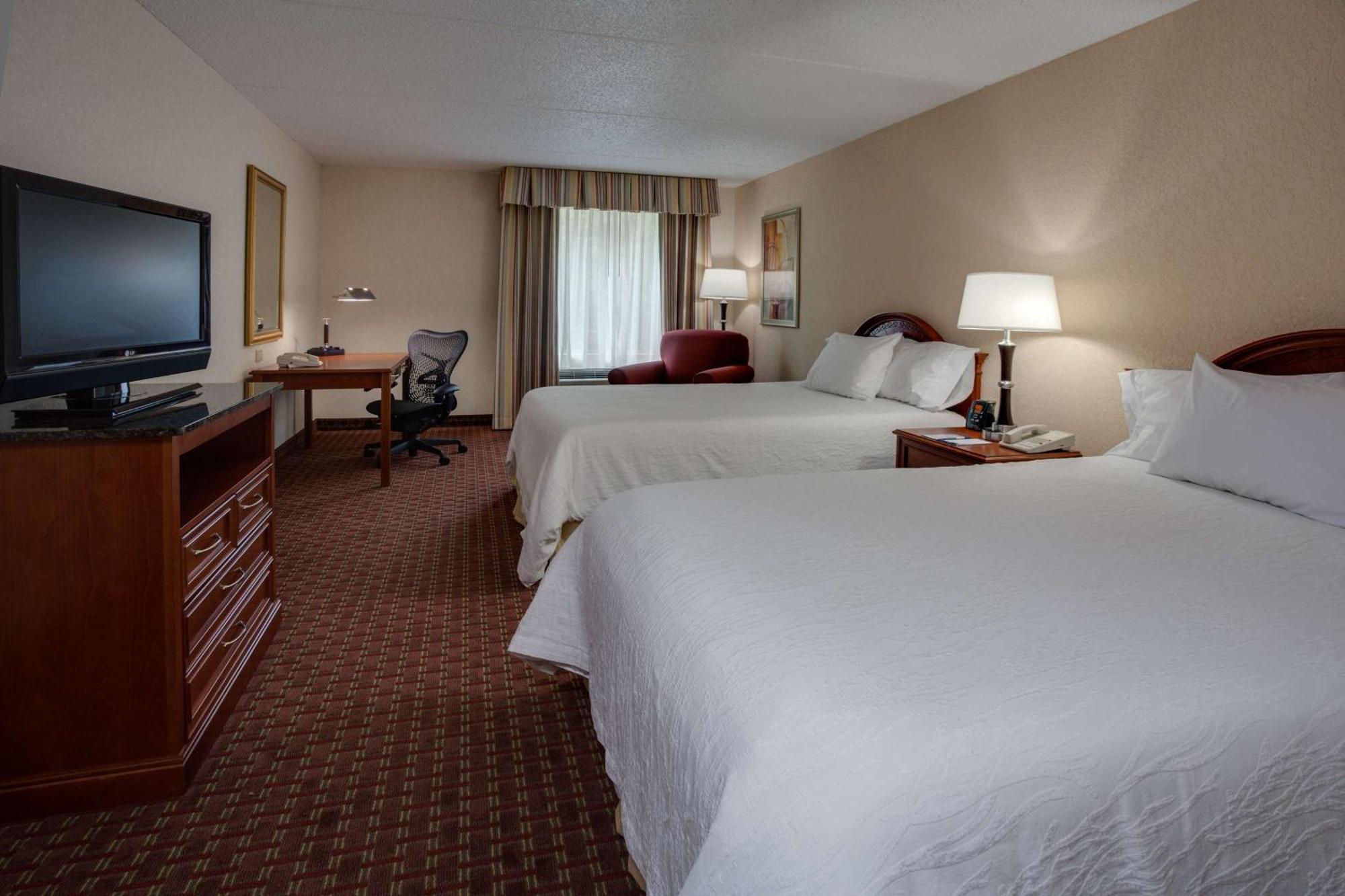 Hilton Garden Inn Cleveland Airport Fairview Park Екстериор снимка