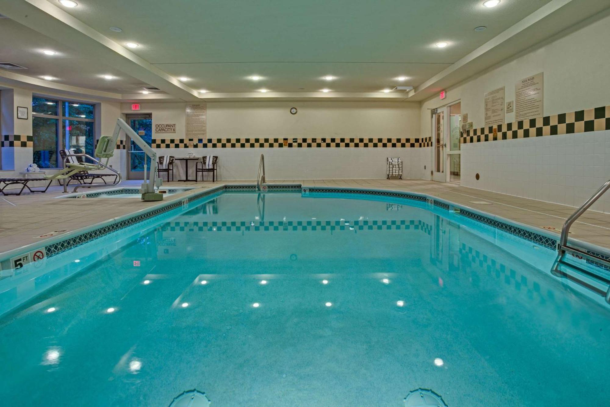 Hilton Garden Inn Cleveland Airport Fairview Park Екстериор снимка