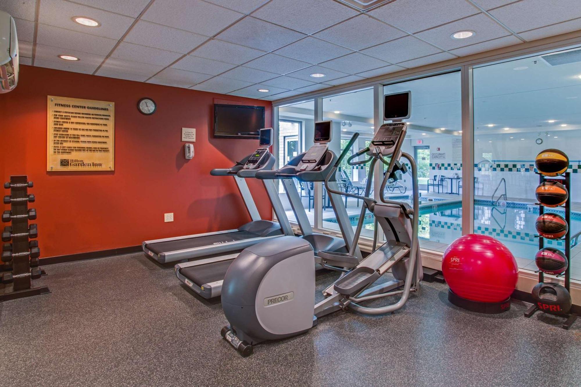 Hilton Garden Inn Cleveland Airport Fairview Park Екстериор снимка